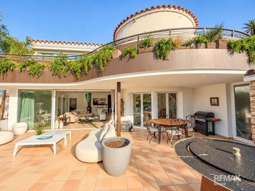 Villa avec balcon à vendre à Sector LLOBREGAT 5