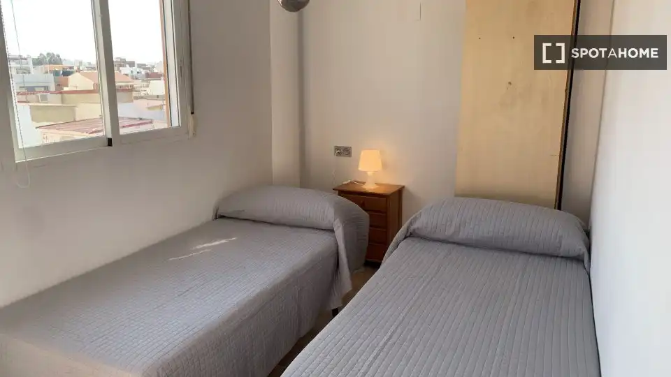 Habitación de Piso de alquiler en Sagunto / Sagunt con Aire acondicionado, Calefacción y Amueblado