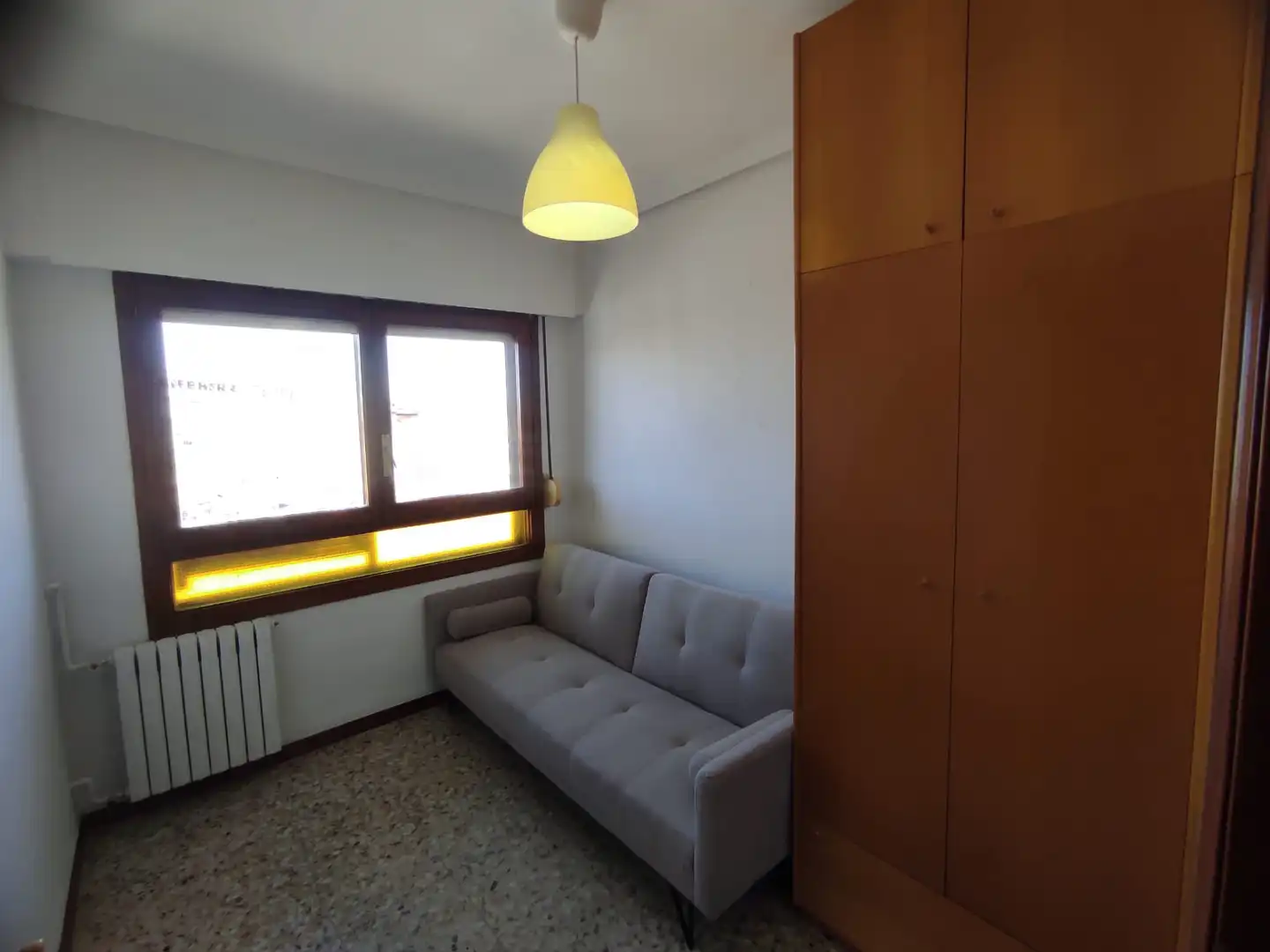 Living room of Flat for sale in Zaragoza  with Air Conditioner, Heating and Oven