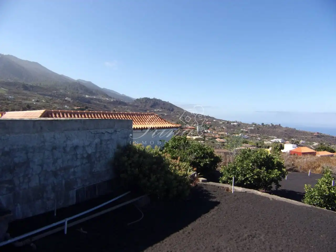 Vista exterior de Casa o xalet en venda en Los Llanos de Aridane amb Jardí privat