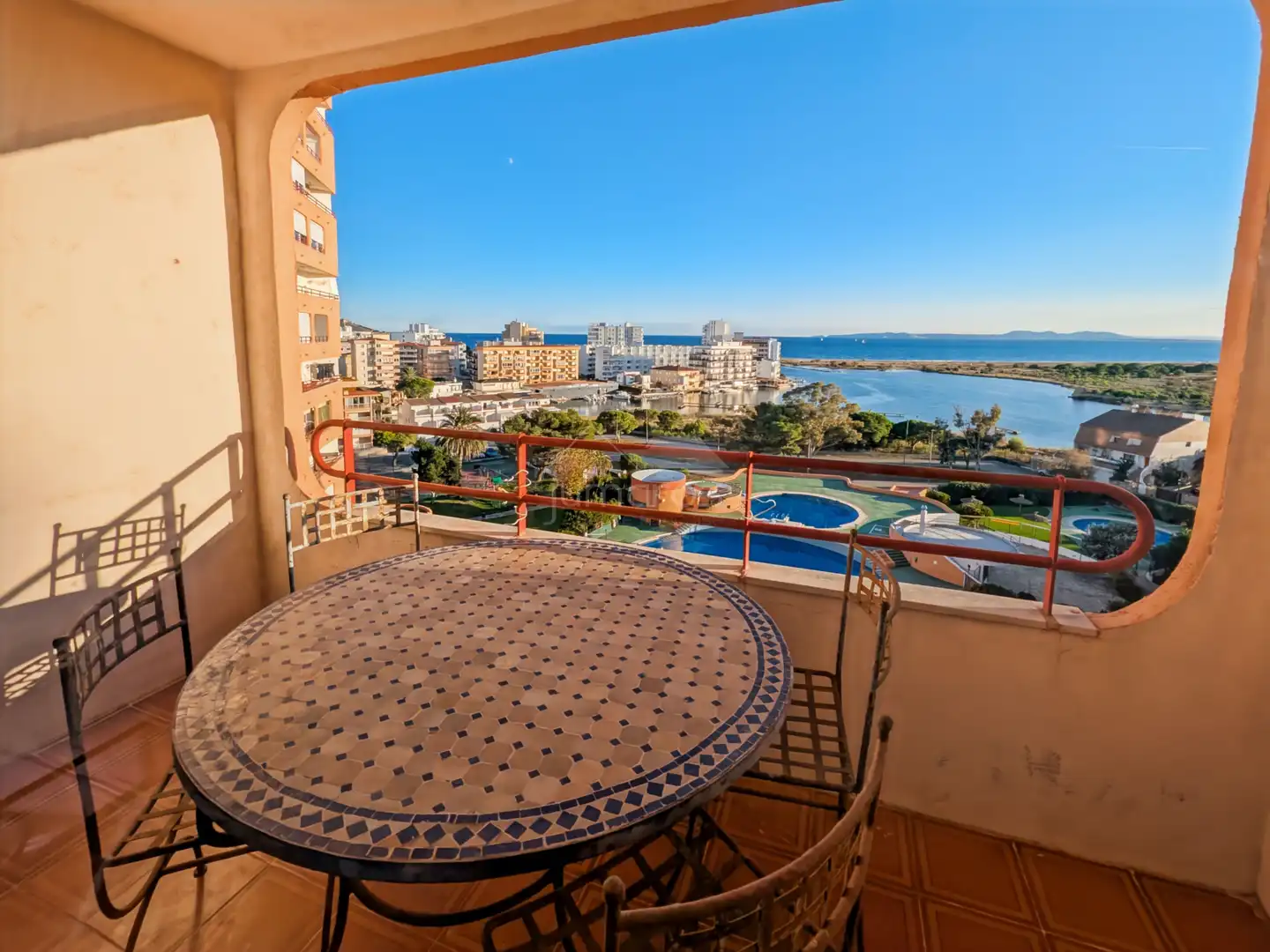 Habitación de Piso en venta en Roses con Terraza y Piscina