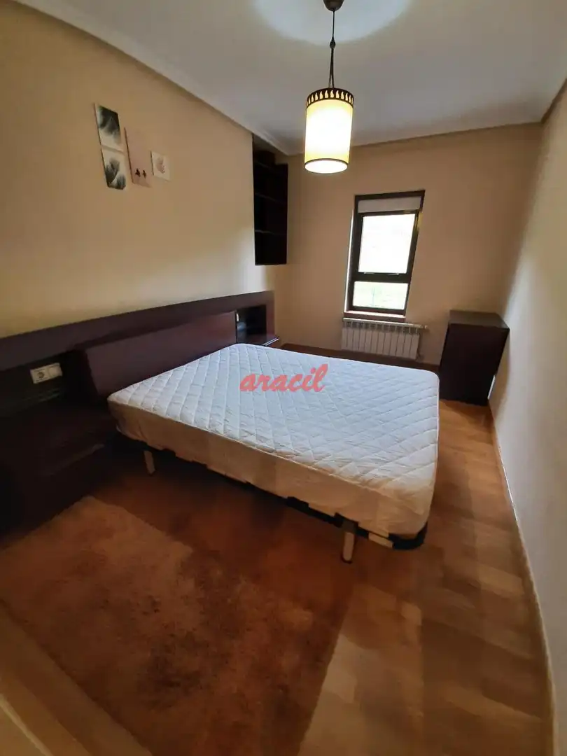 Habitación de Estudio de alquiler en Ourense Capital  con Calefacción y Amueblado