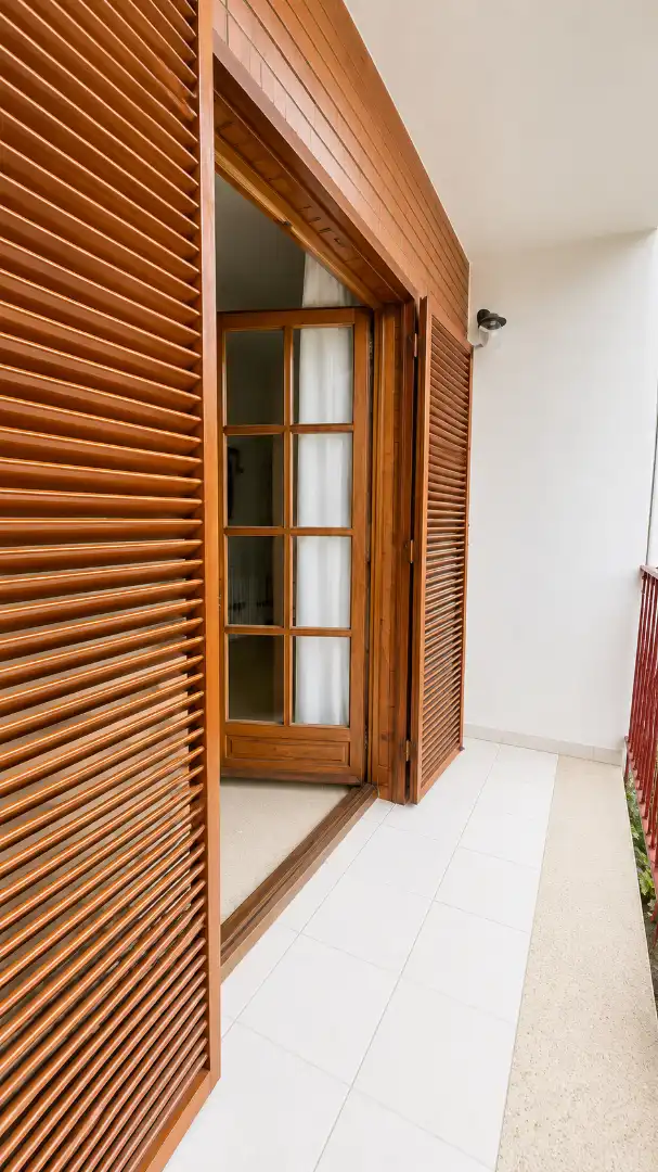 Vista exterior de Casa o xalet en venda en Cerdanyola del Vallès amb Calefacció, Jardí privat i Forn