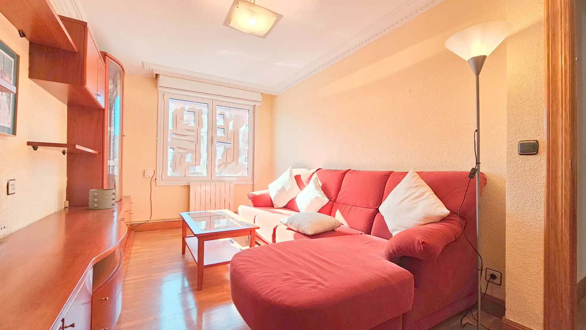 Living room of Flat for sale in Vitoria - Gasteiz  with Heating, Parquet flooring and Furnished