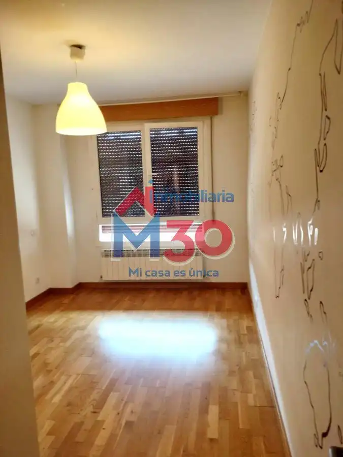 Habitación de Piso en venta en Miranda de Ebro con Calefacción, Terraza y Trastero