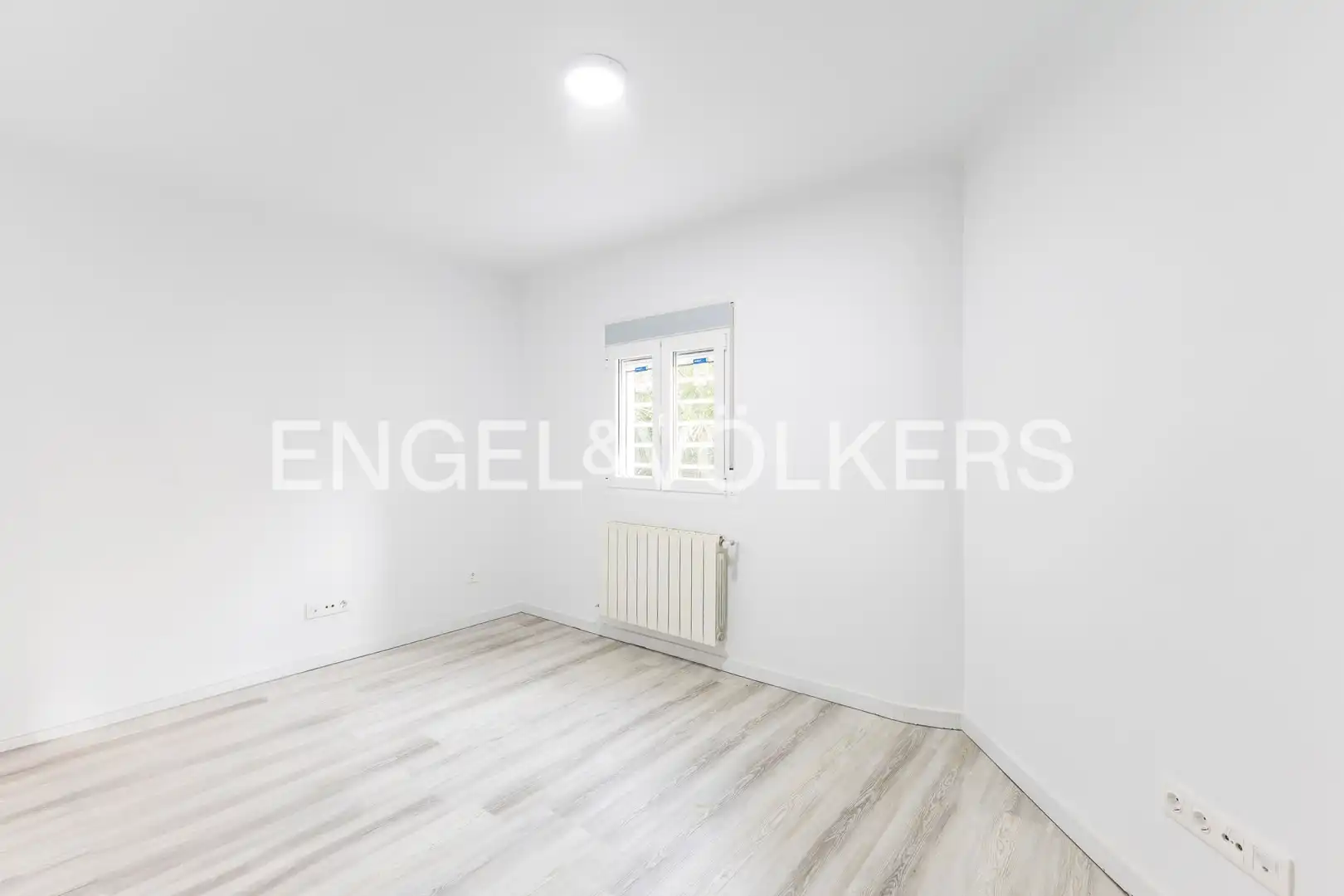 Dormitori de Apartament en venda en Madrid amb Calefacció i Moblat