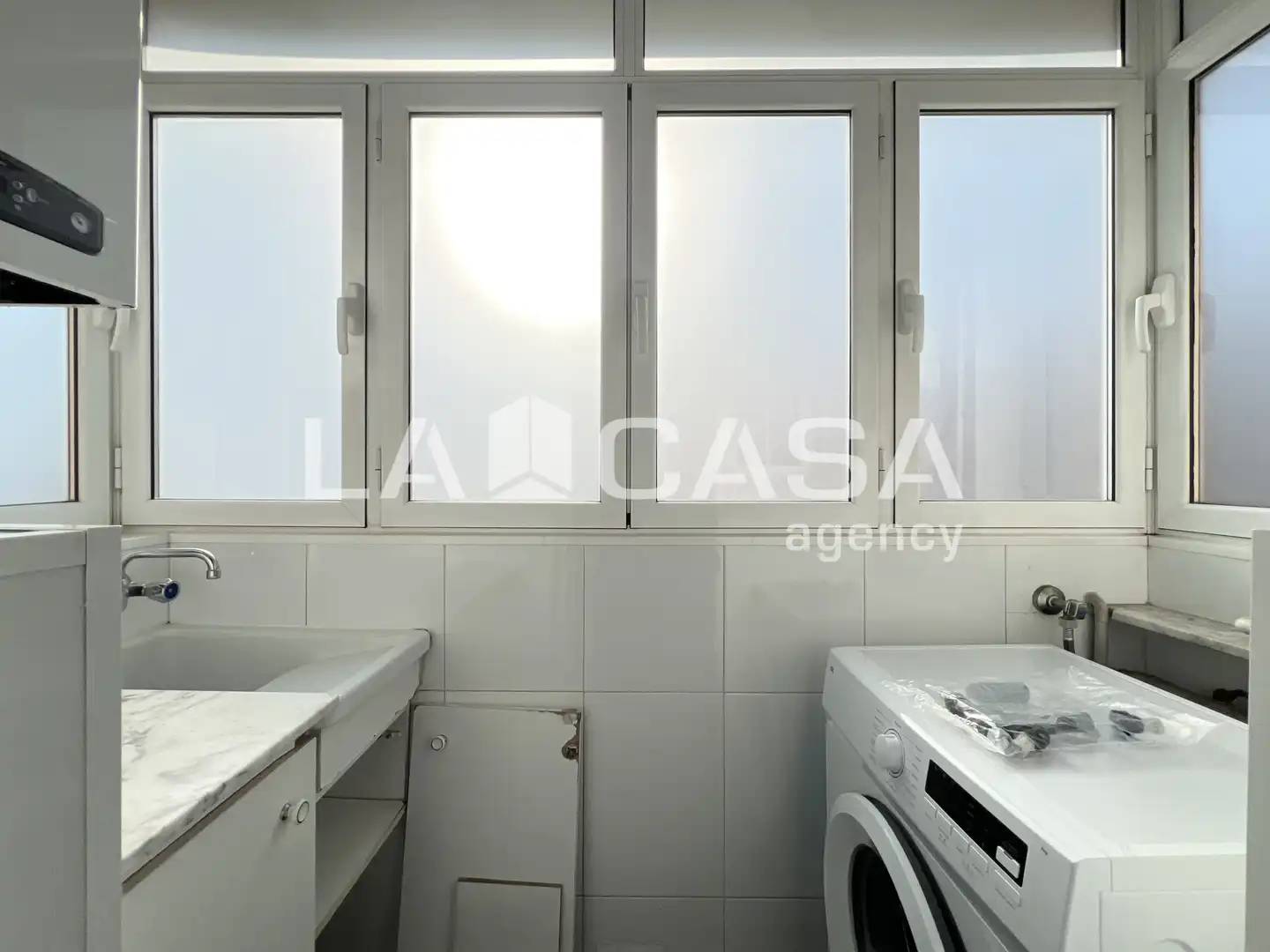 Bathroom of Flat for sale in Artigues - Llefià