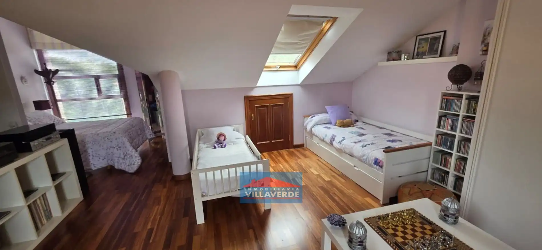 Casa adosada en venta en Cangas  con Calefacción, Terraza y Trastero