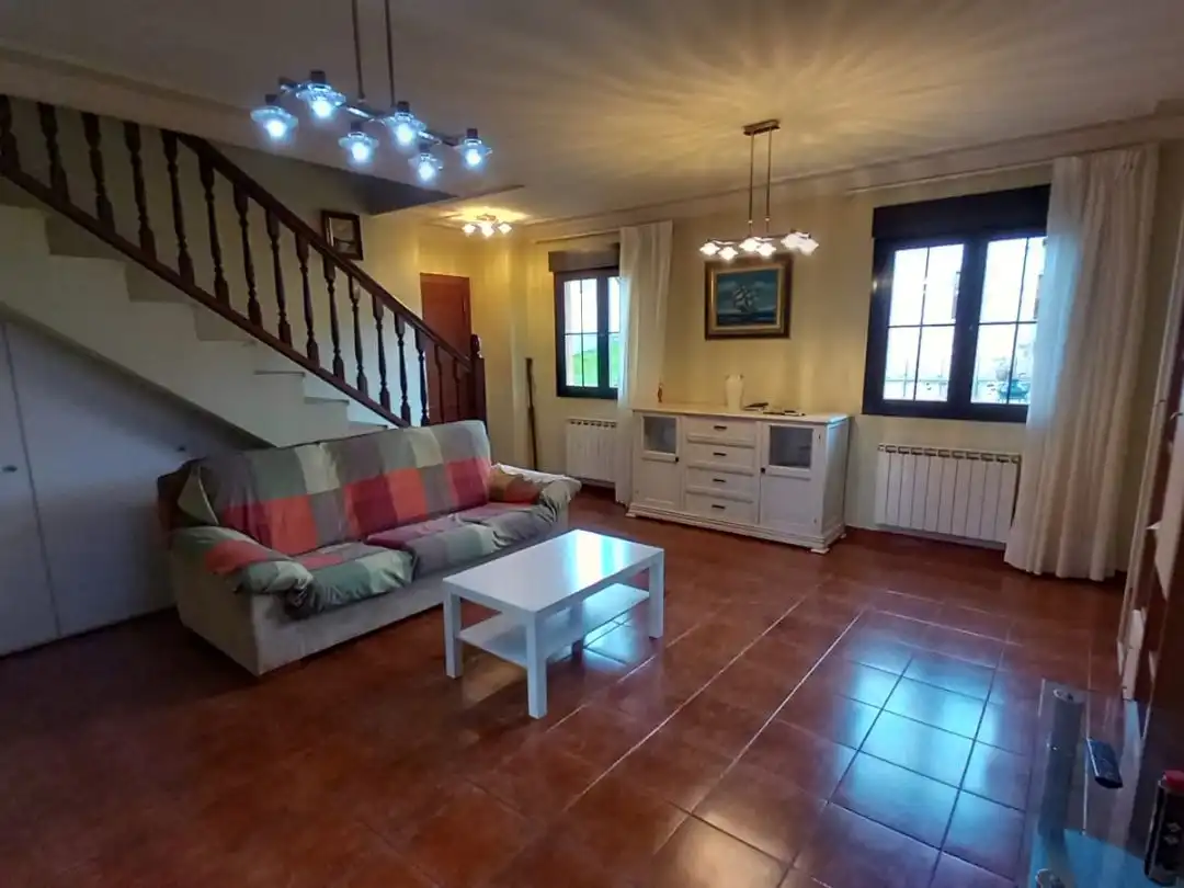 Sala d'estar de Dúplex en venda en Piélagos amb Terrassa i Balcó