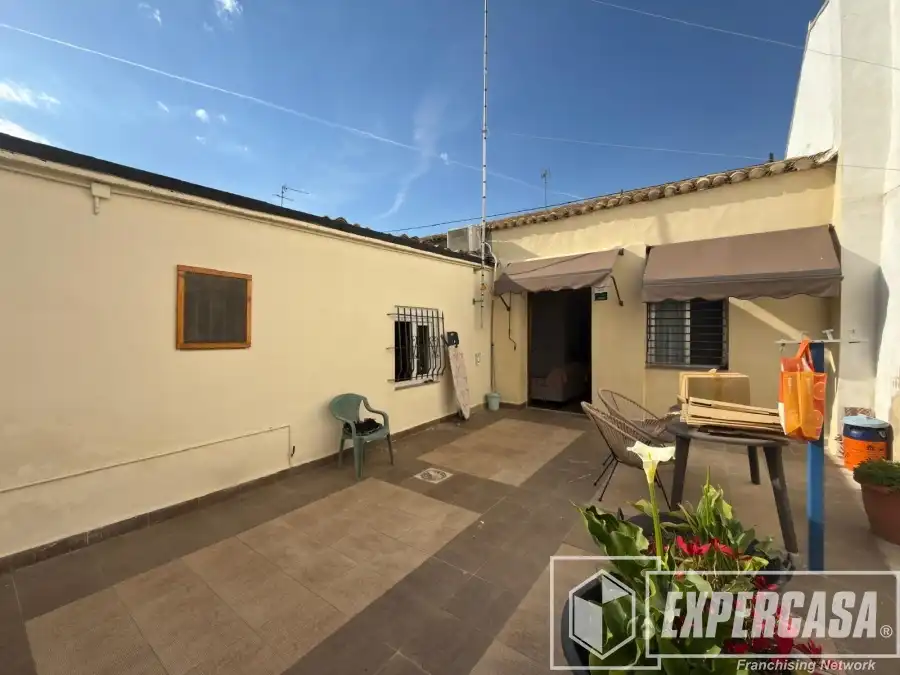 Exterior view of Detached homes for sale in Picassent  with Terrace and Furnished