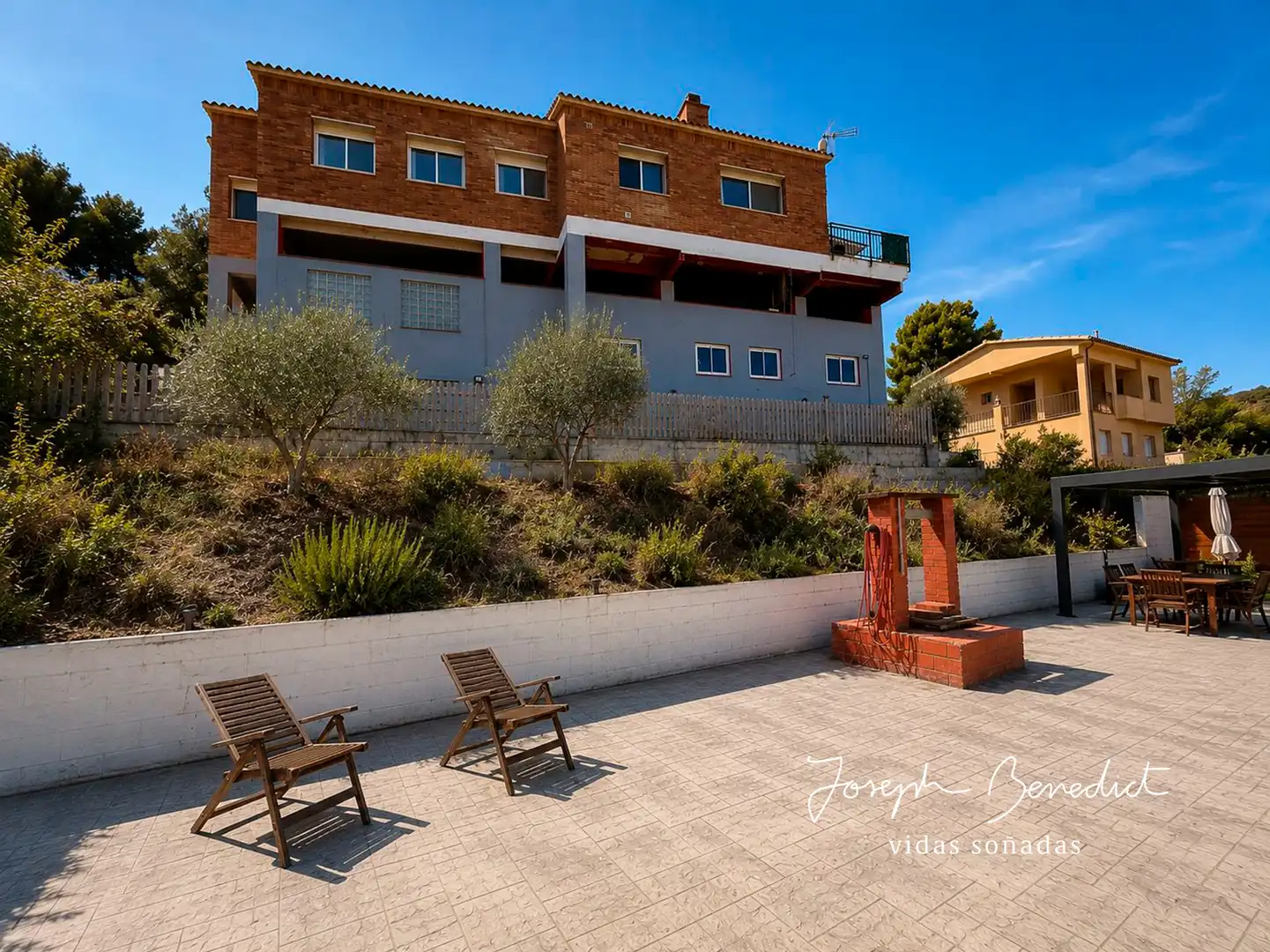Vista exterior de Casa o xalet en venda en Sant Vicenç Dels Horts amb Aire condicionat, Calefacció i Jardí privat