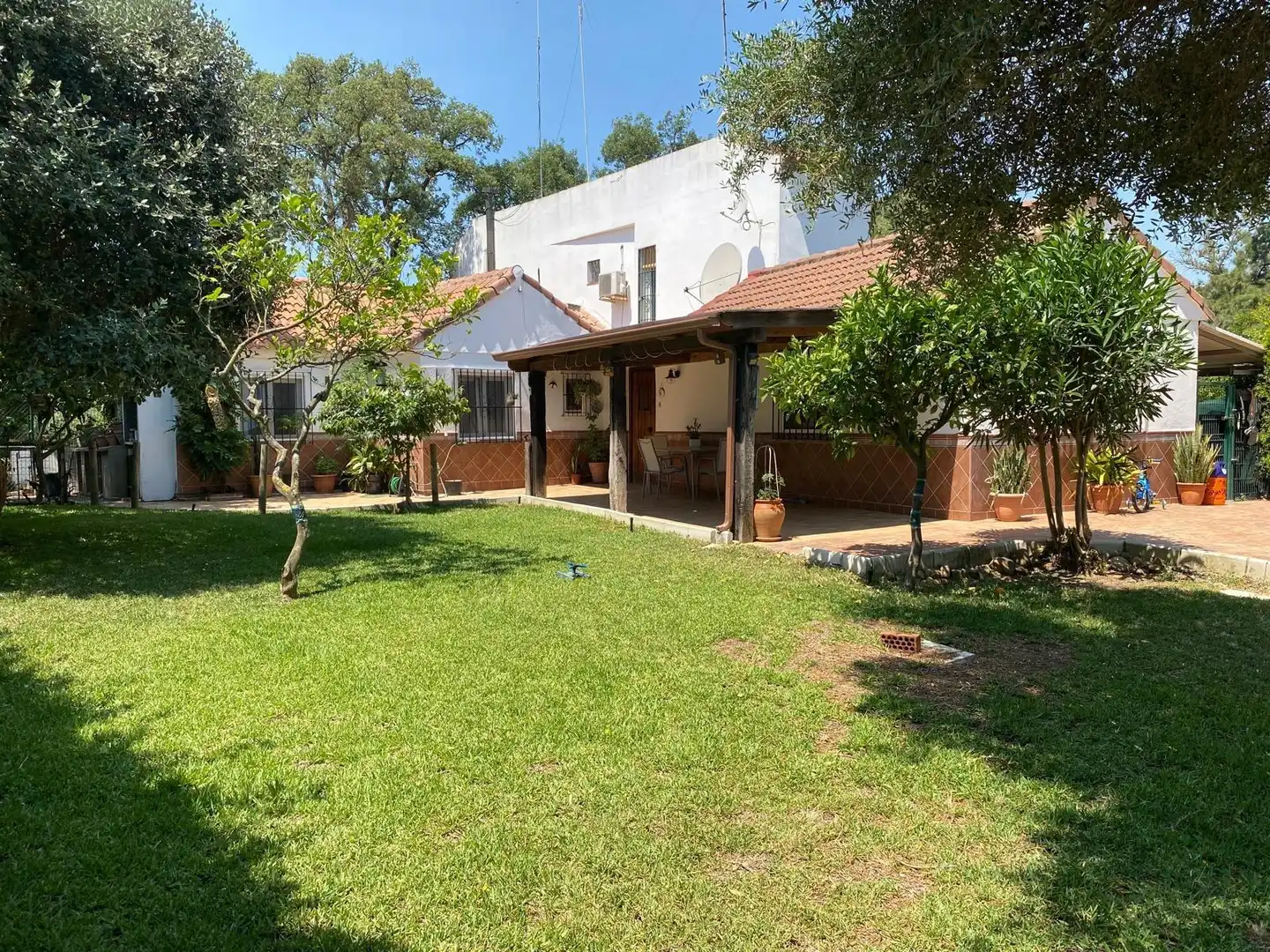 Jardí de Casa o xalet en venda en Los Barrios amb Jardí privat, Terrassa i Traster