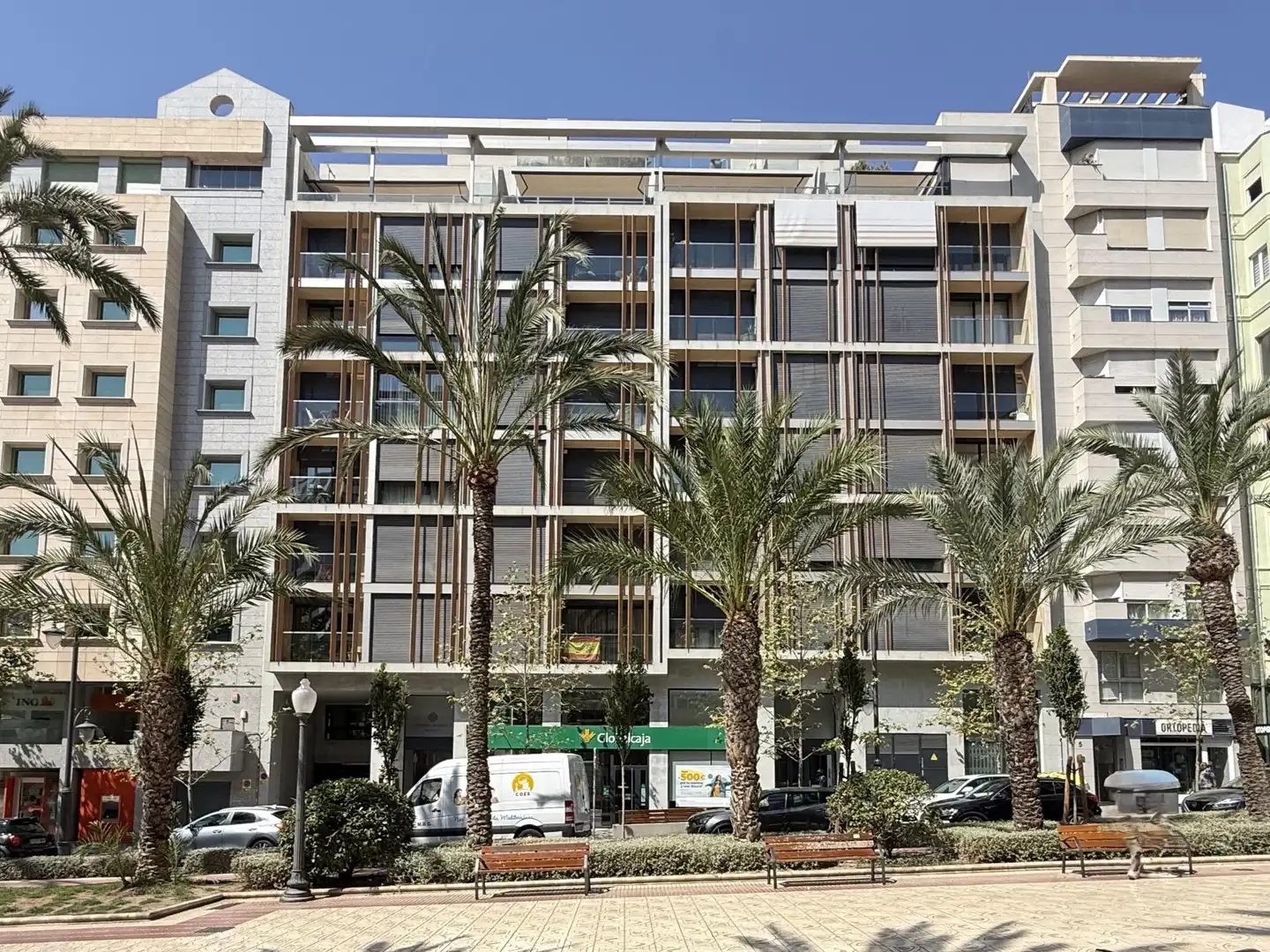 Vista exterior de Pis en venda en Alicante / Alacant amb Aire condicionat, Calefacció i Piscina comunitària