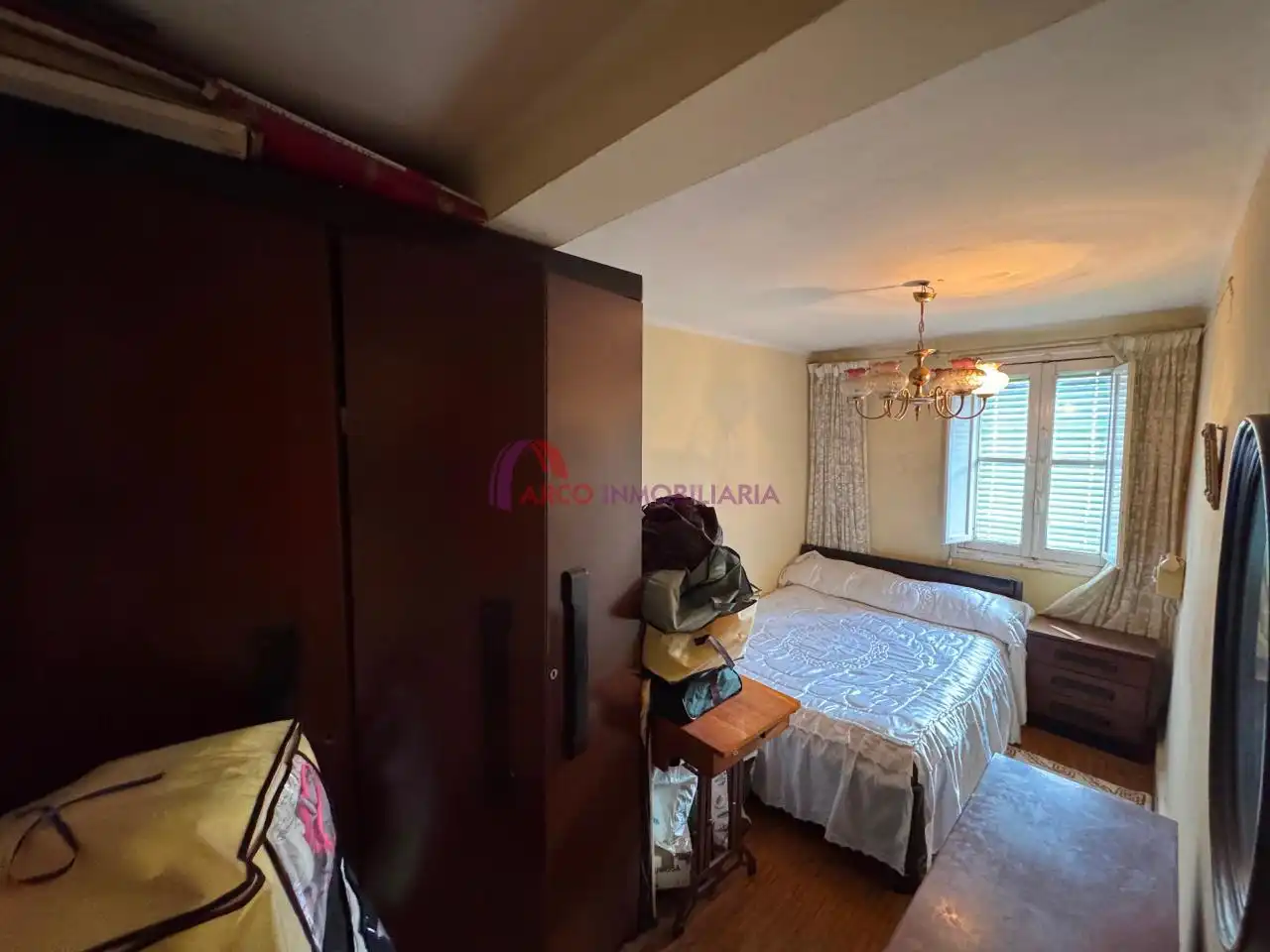 Habitación de Casa adosada en venta en Burgos con Calefacción