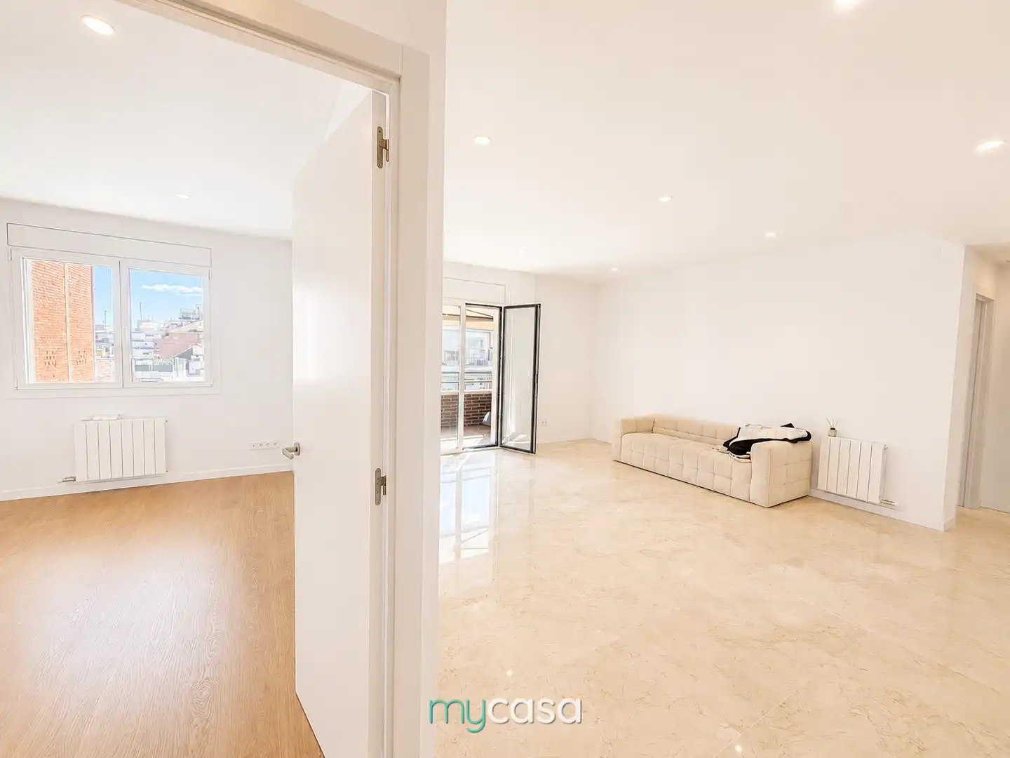 Sala de estar de Piso en venta en Barcelona con Aire acondicionado, Calefacción y Parquet