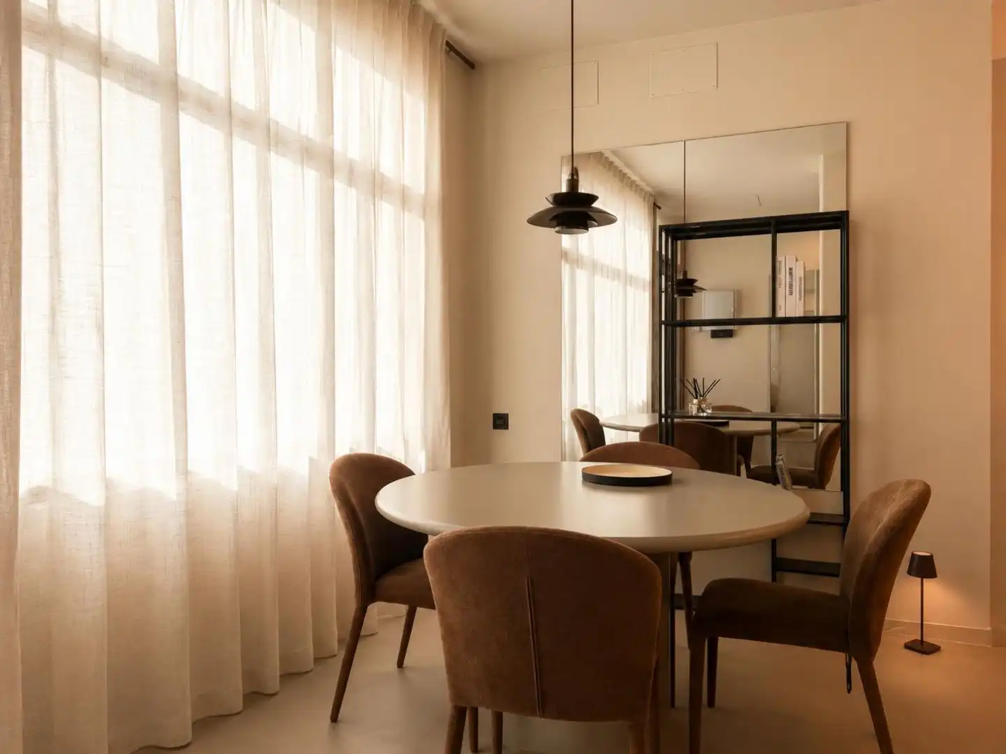Comedor de Local en venta en Barcelona con Aire acondicionado, Calefacción y Amueblado