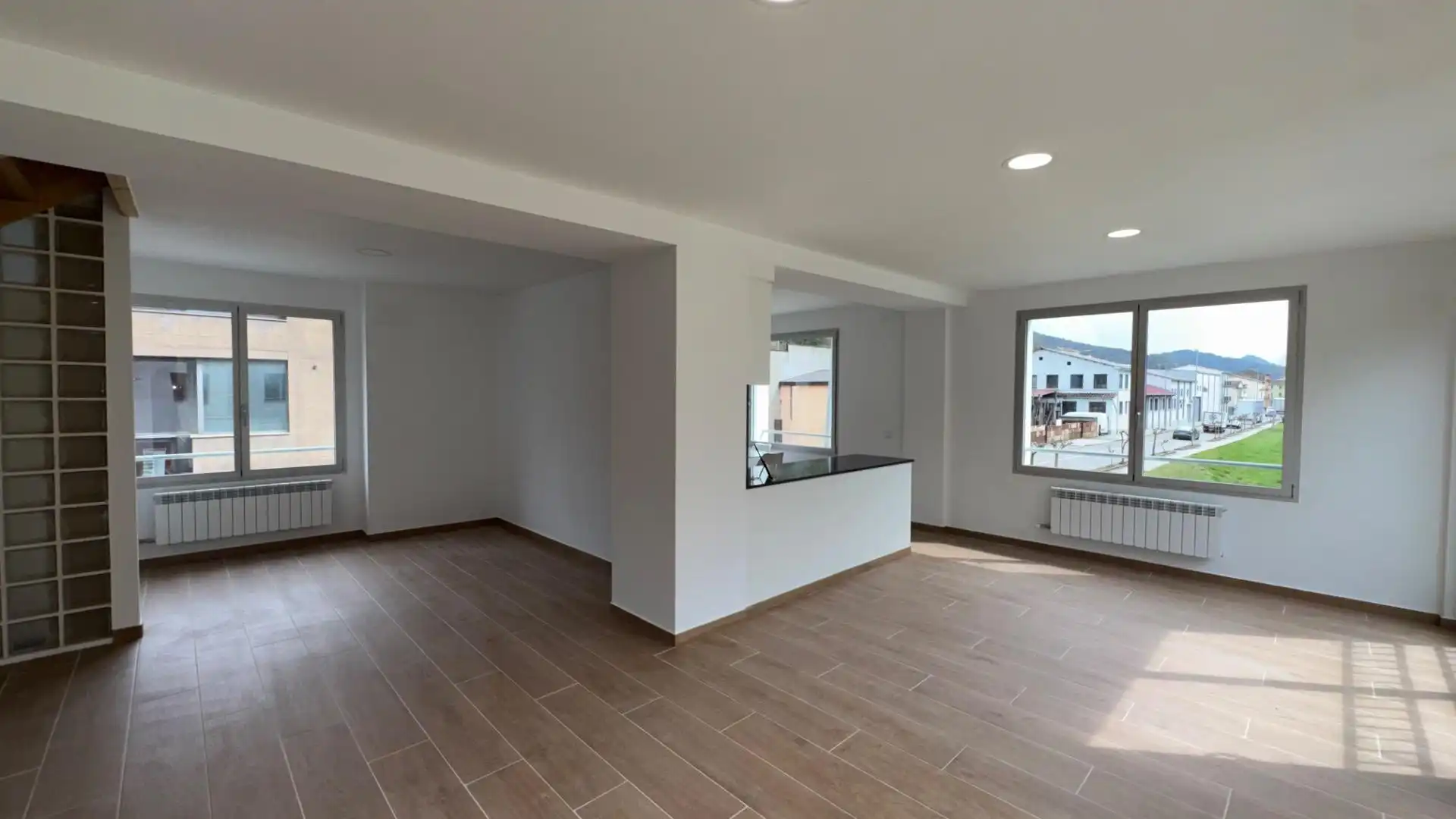 Sala de estar de Casa o chalet en venta en Sant Feliu de Pallerols con Parquet