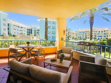 Apartment mit Pool zur Miete in Puerto de Sotogrande - La Marina