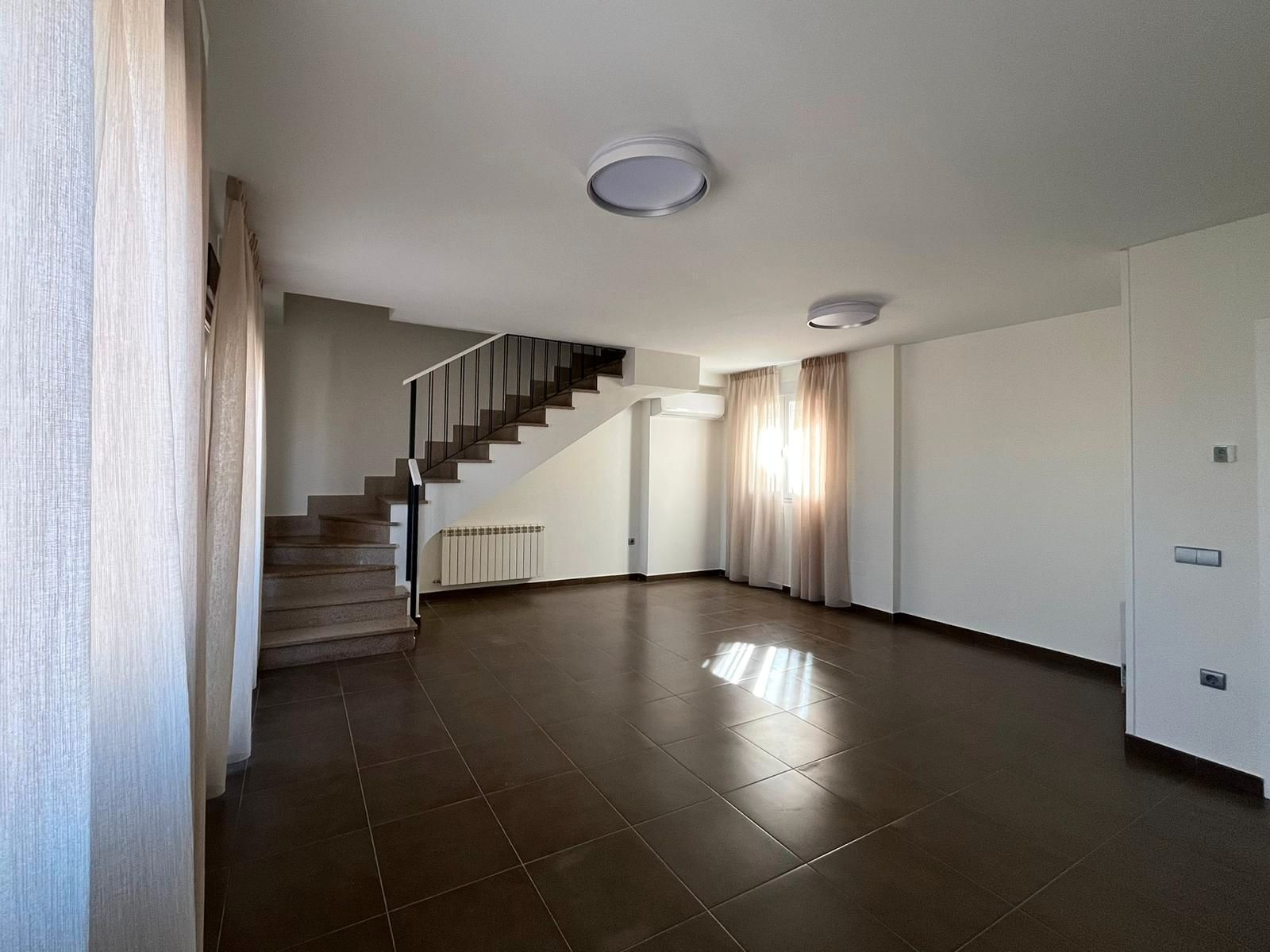 Duplex to rent in Torrijos  with Air Conditioner, Heating and Oven