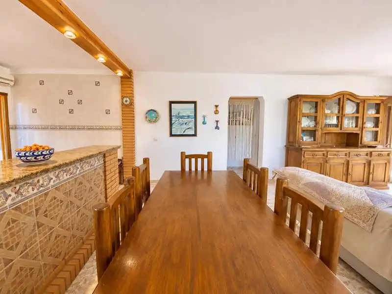 Comedor de Finca rústica en venta en Málaga con Aire acondicionado, Calefacción y Jardín privado