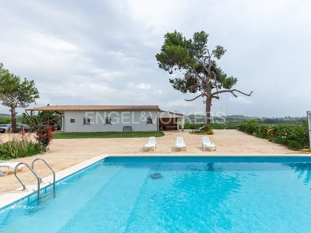 Casa amb piscina en venda a Montroi / Montroy, imagen 2