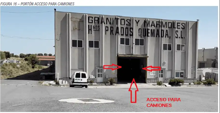 Vista exterior de Nave industrial en venta en Villacastín