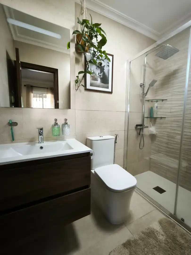 Badezimmer von Haus oder Chalet zum Verkauf in San Roque mit Klimaanlage, Terrasse und Schwimmbad