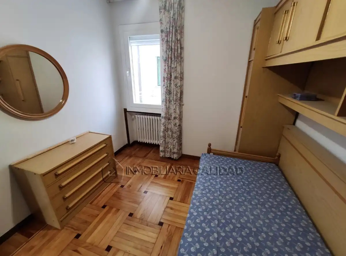 Bedroom of Flat for rent in Burgos  with Heating, Terrace and Storage room