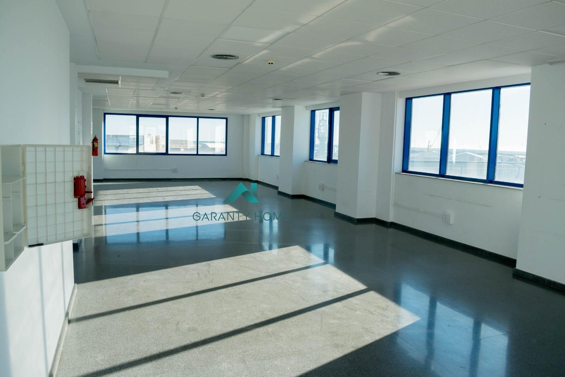 Oficina de lloguer en Sagunto / Sagunt amb Aire condicionat, Calefacció i Terrassa