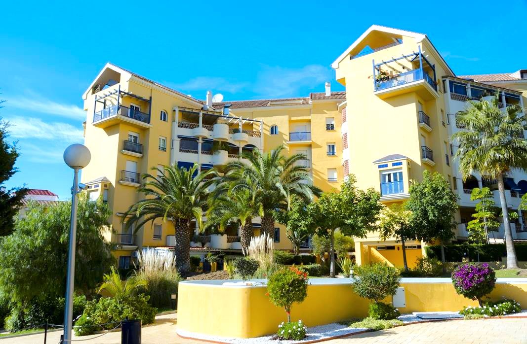 Exterior view of Flat for sale in Benalmádena  with Air Conditioner, Heating and Terrace