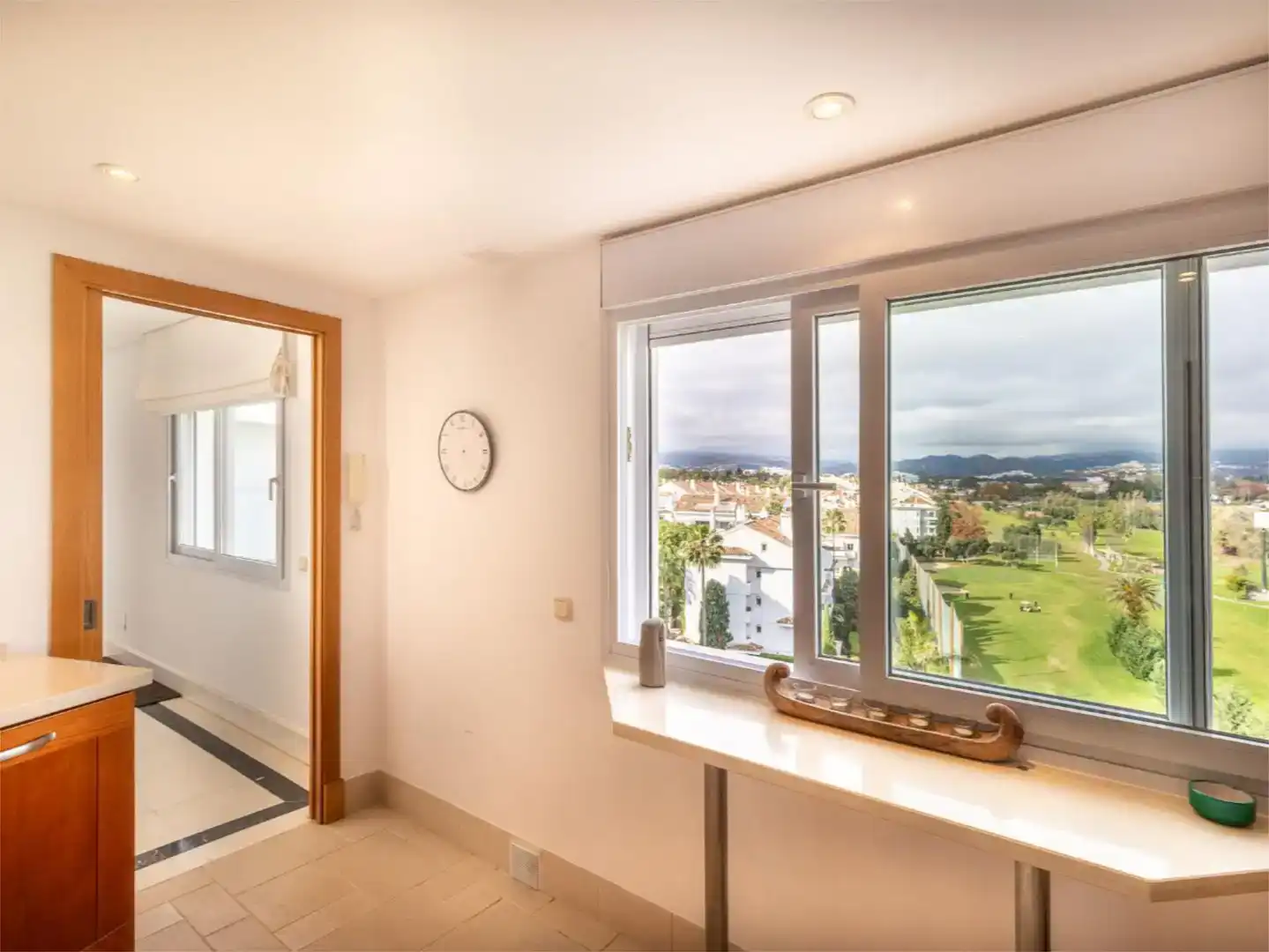 Flat for rent in Marbella  with Air Conditioner, Swimming Pool and Balcony