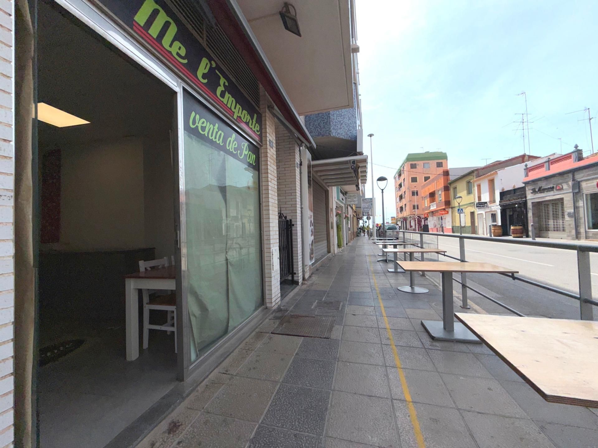 Premises for sale in Moncofa  with Air Conditioner