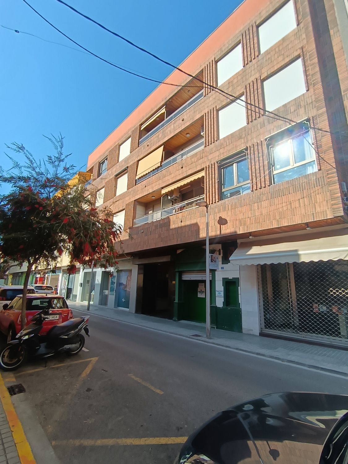 Vista exterior de Oficina en venda en Dénia amb Aire condicionat i Terrassa