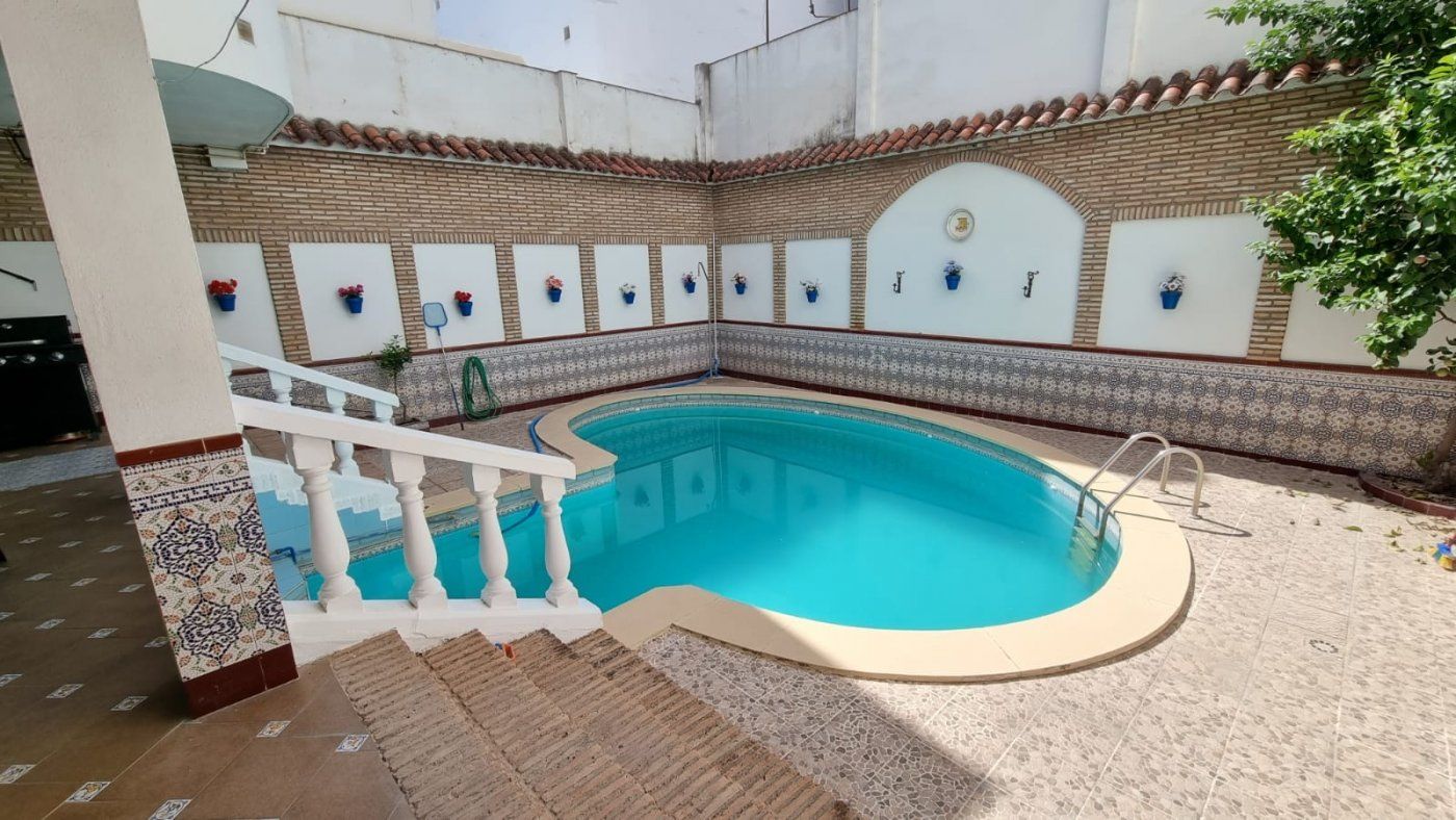 Swimming pool of House or chalet for sale in  Córdoba Capital  with Air Conditioner, Heating and Private garden