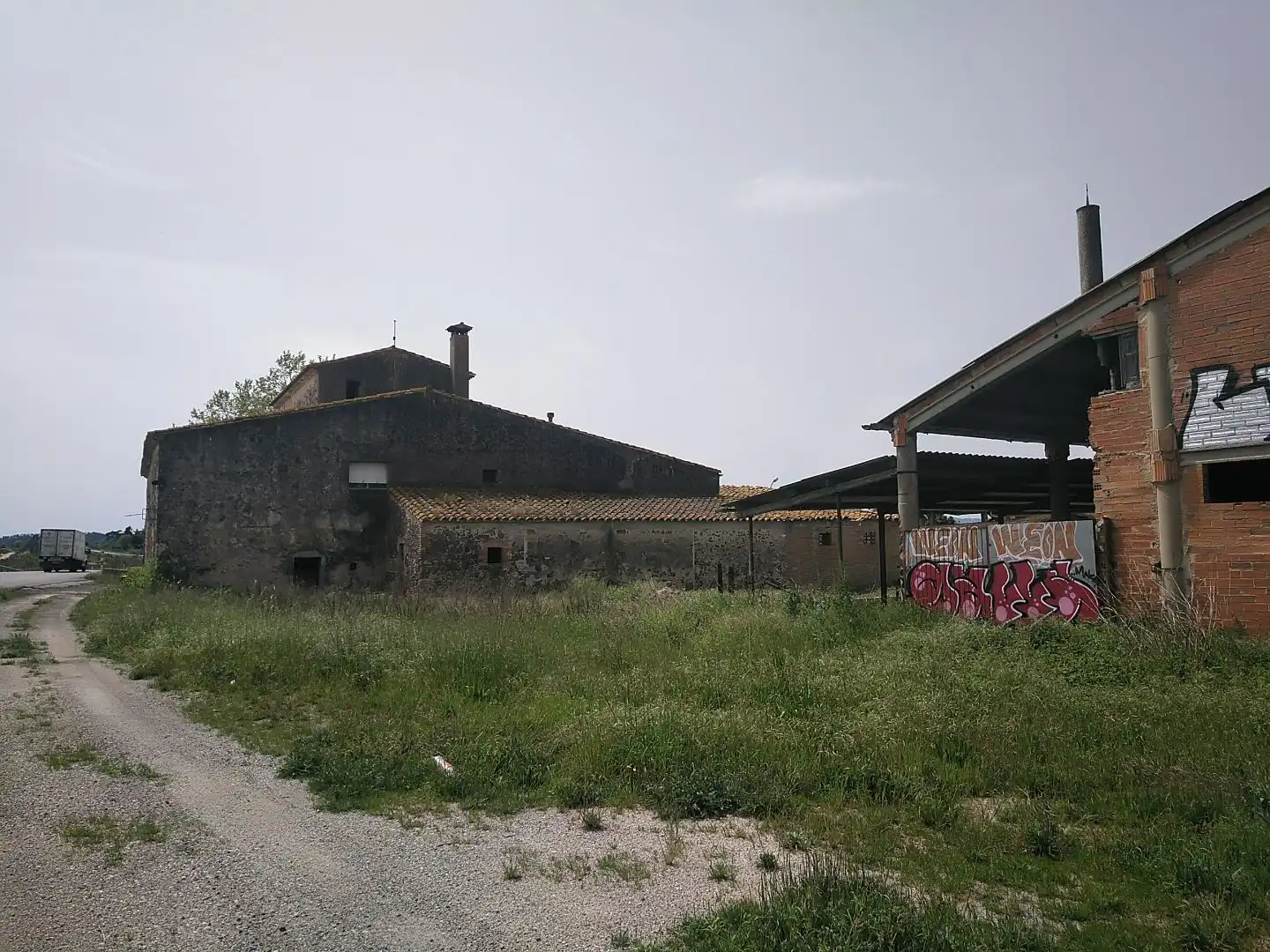 Casa rústica amb jardí en venda a nacional II 691, imagen 3