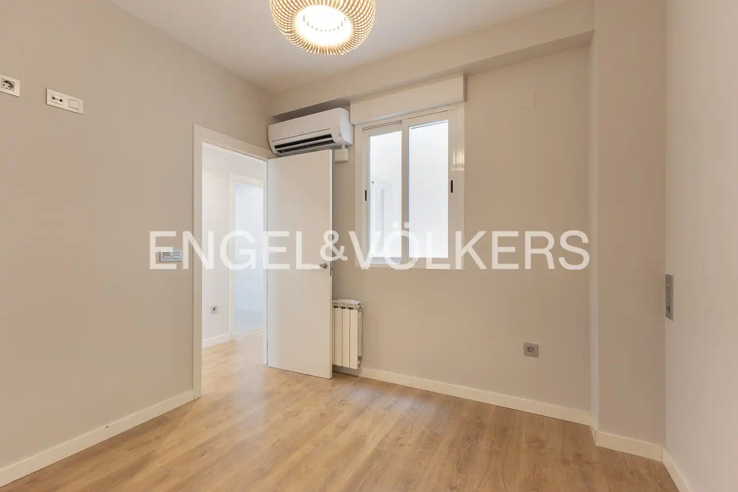 Habitación de Piso de alquiler en Valencia con Aire acondicionado, Calefacción y Balcón