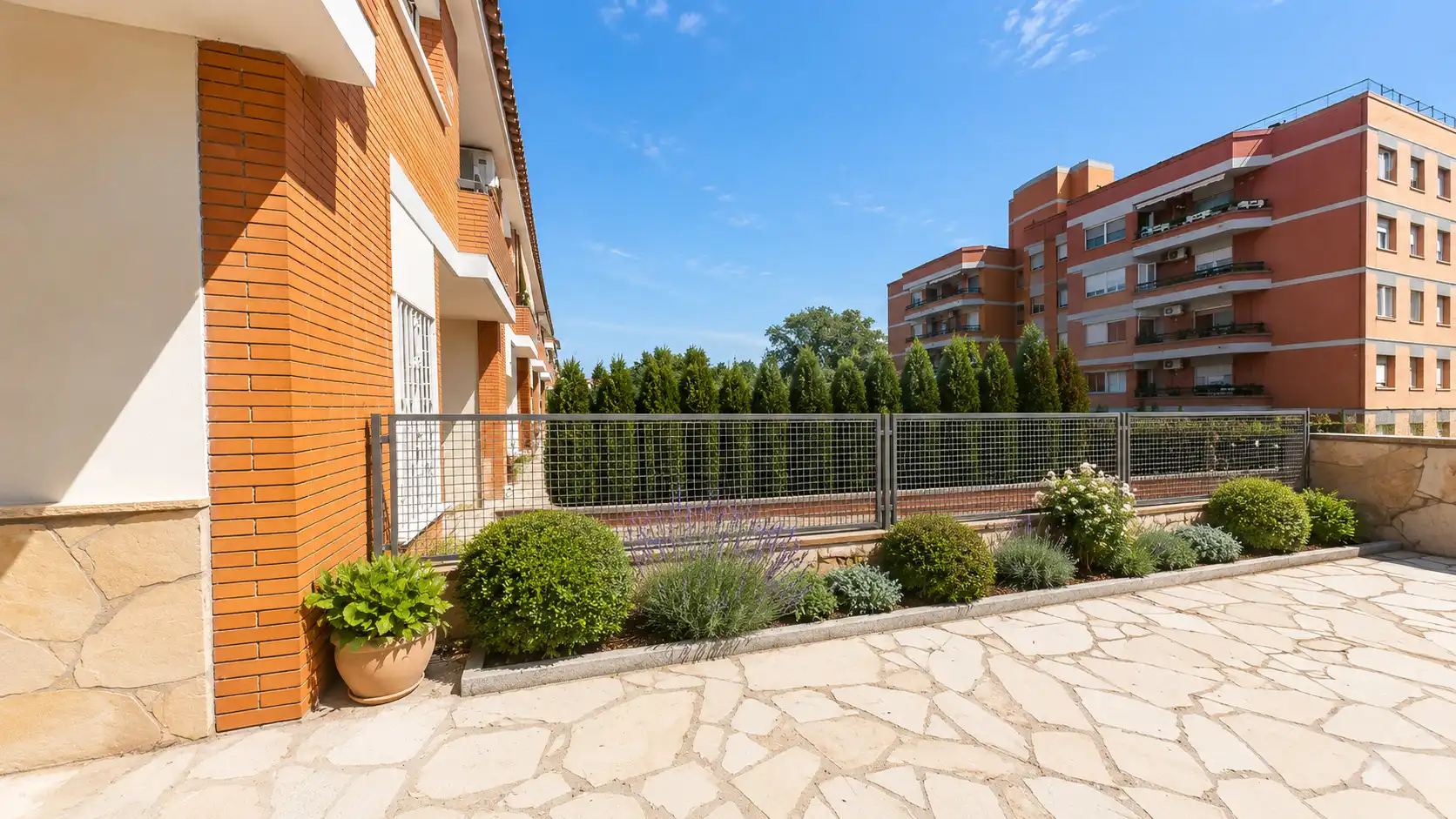Casa pareada con terraza en venta en Santa Perpètua de Mogoda, imagen 4