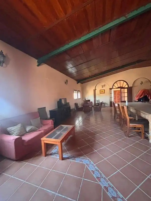 Sala d'estar de Finca rústica en venda en El Saucejo amb Aire condicionat, Calefacció i Moblat