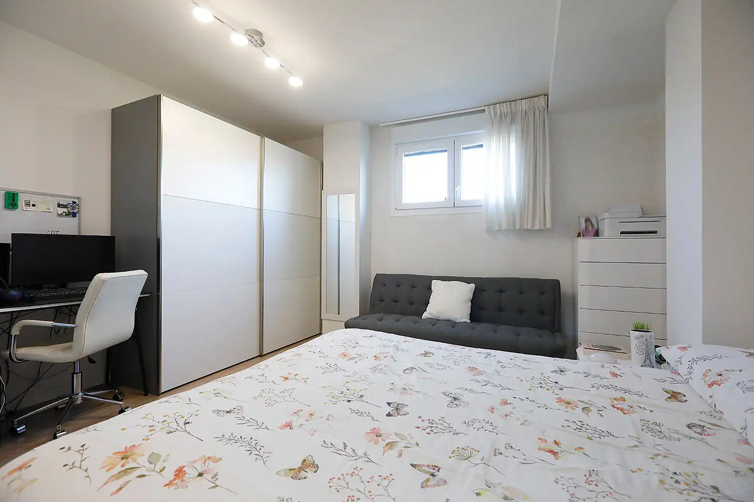 Dormitori de Dúplex en venda en Donostia - San Sebastián  amb Aire condicionat, Terrassa i Moblat