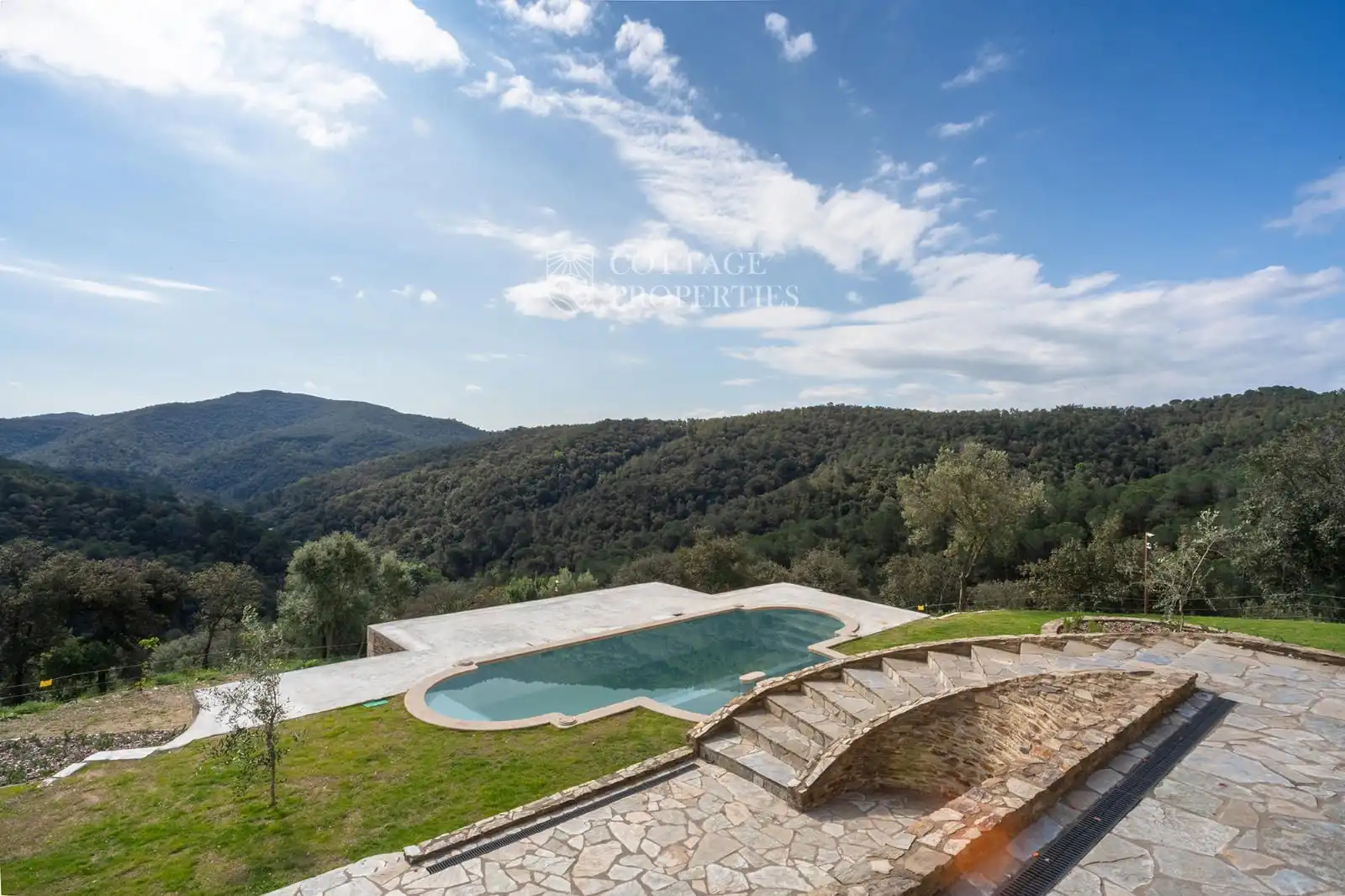 Swimming pool of Country homes for sale in Llambilles  with Air Conditioner, Heating and Private garden