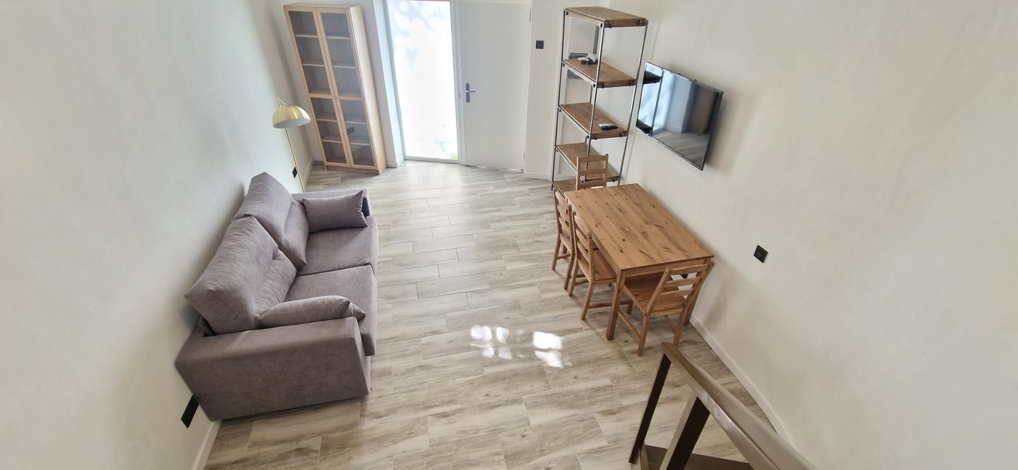 Sala d'estar de Estudi en venda en  Barcelona Capital amb Aire condicionat i Moblat