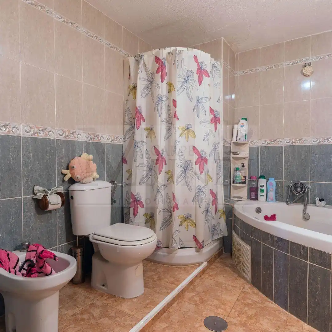 Badezimmer von Maisonette zum Verkauf in La Oliva mit Heizung, Terrasse und Abstellraum