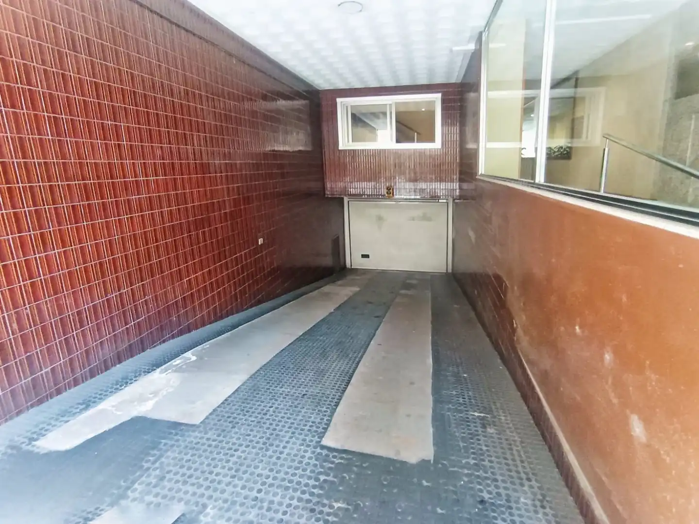 Aparcament de Pis en venda en Pontevedra Capital  amb Calefacció, Parquet i Traster