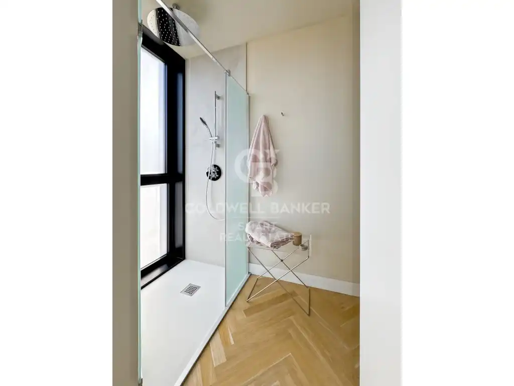 Bany de Pis en venda en Oleiros