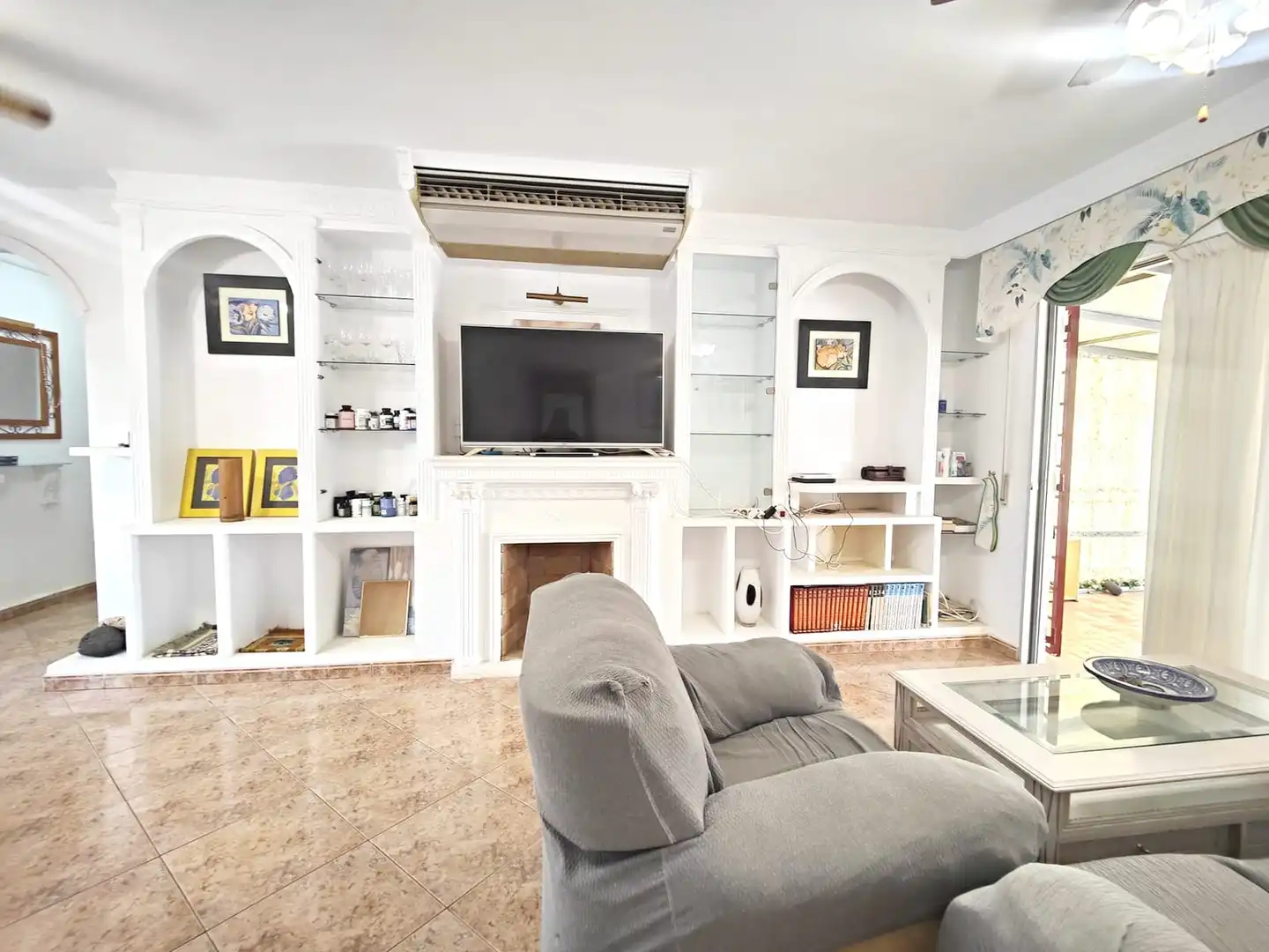 Sala de estar de Planta baja en venta en Arona con Jardín privado, Terraza y Amueblado