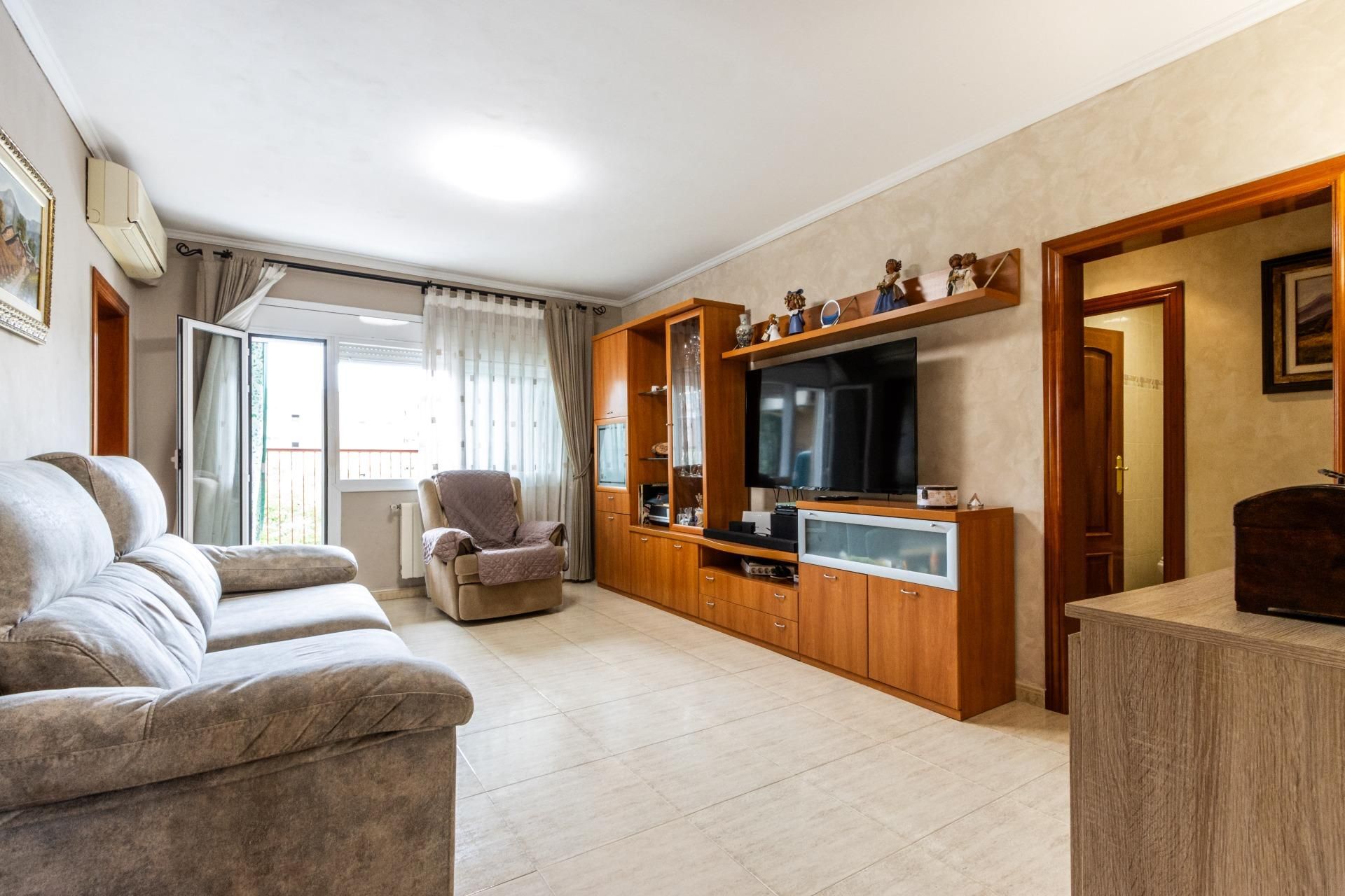 Living room of Flat for sale in Sabadell  with Air Conditioner, Heating and Terrace