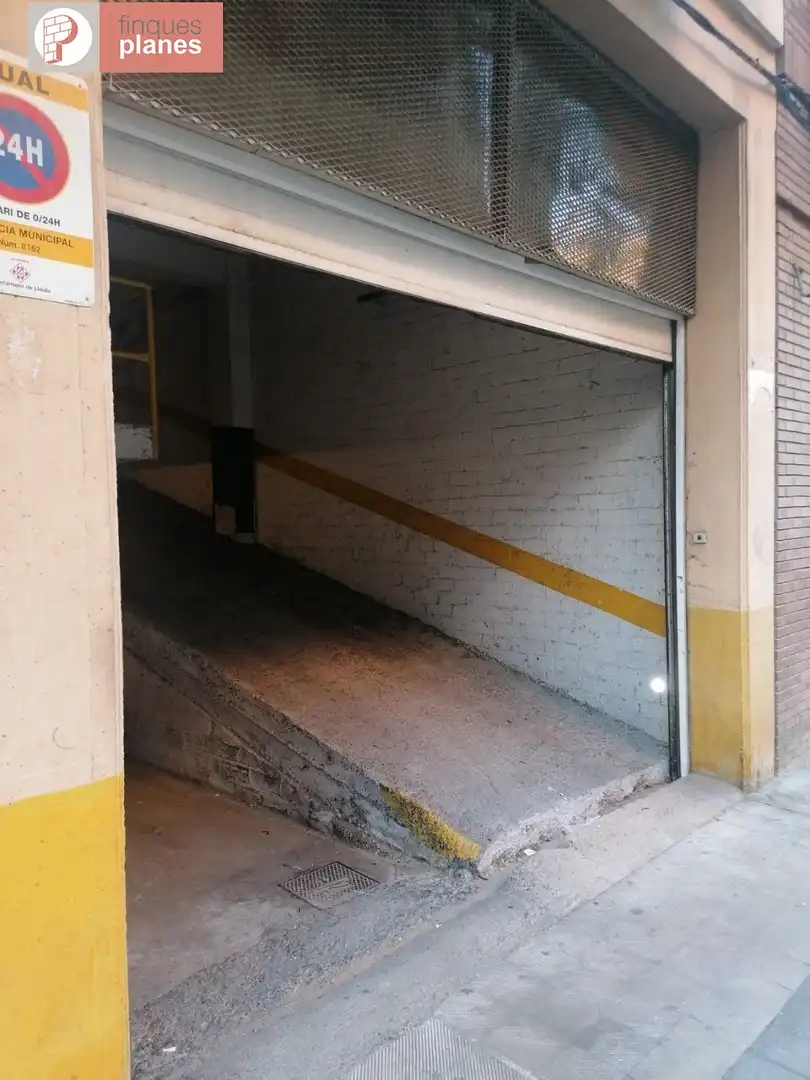 Parking for sale in Joc de la Bola - Camps d'Esports, imagen 3