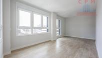 Living room of Flat to rent in  Madrid Capital  with Air Conditioner, Heating and Parquet flooring