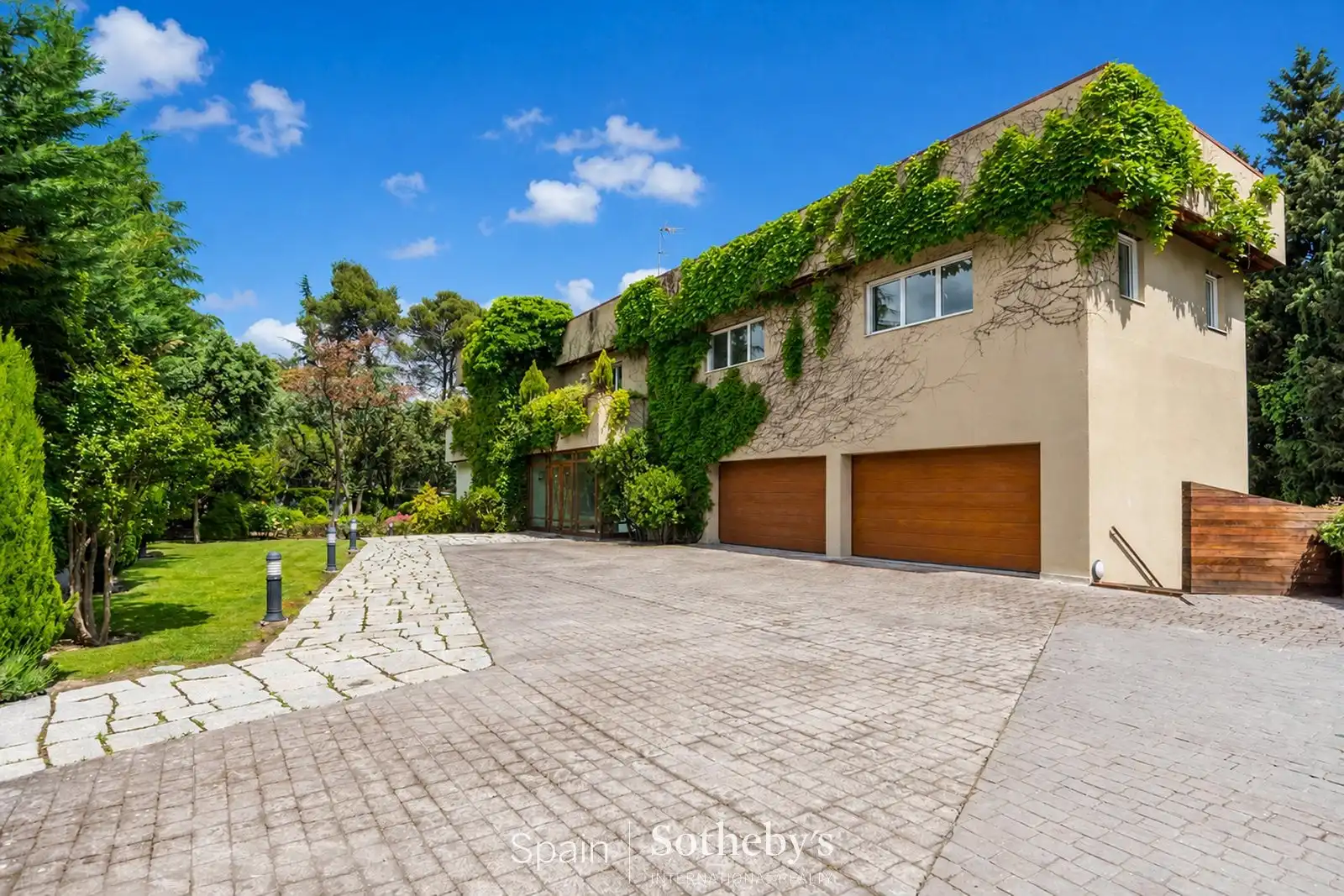 Vista exterior de Casa o xalet de lloguer en Madrid amb Aire condicionat, Calefacció i Terrassa