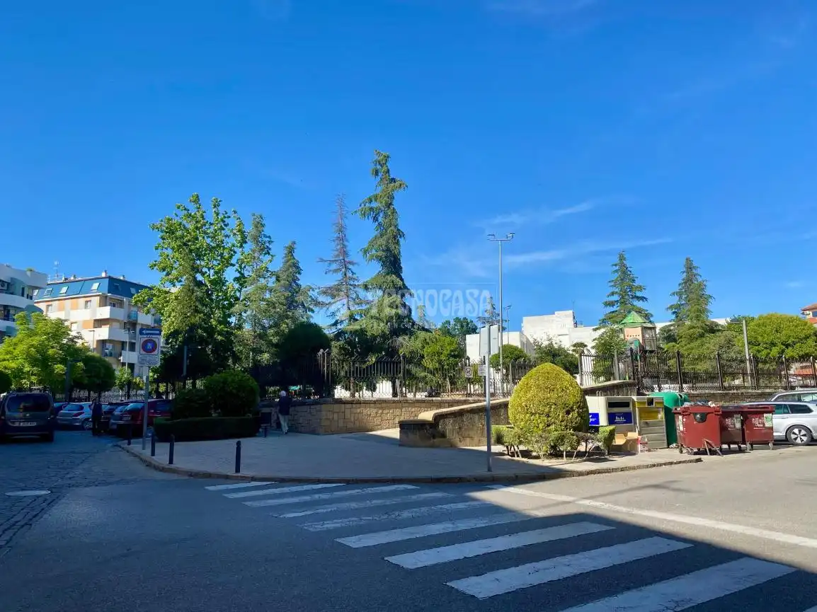 Vista exterior de Pis en venda en Úbeda amb Aire condicionat i Calefacció